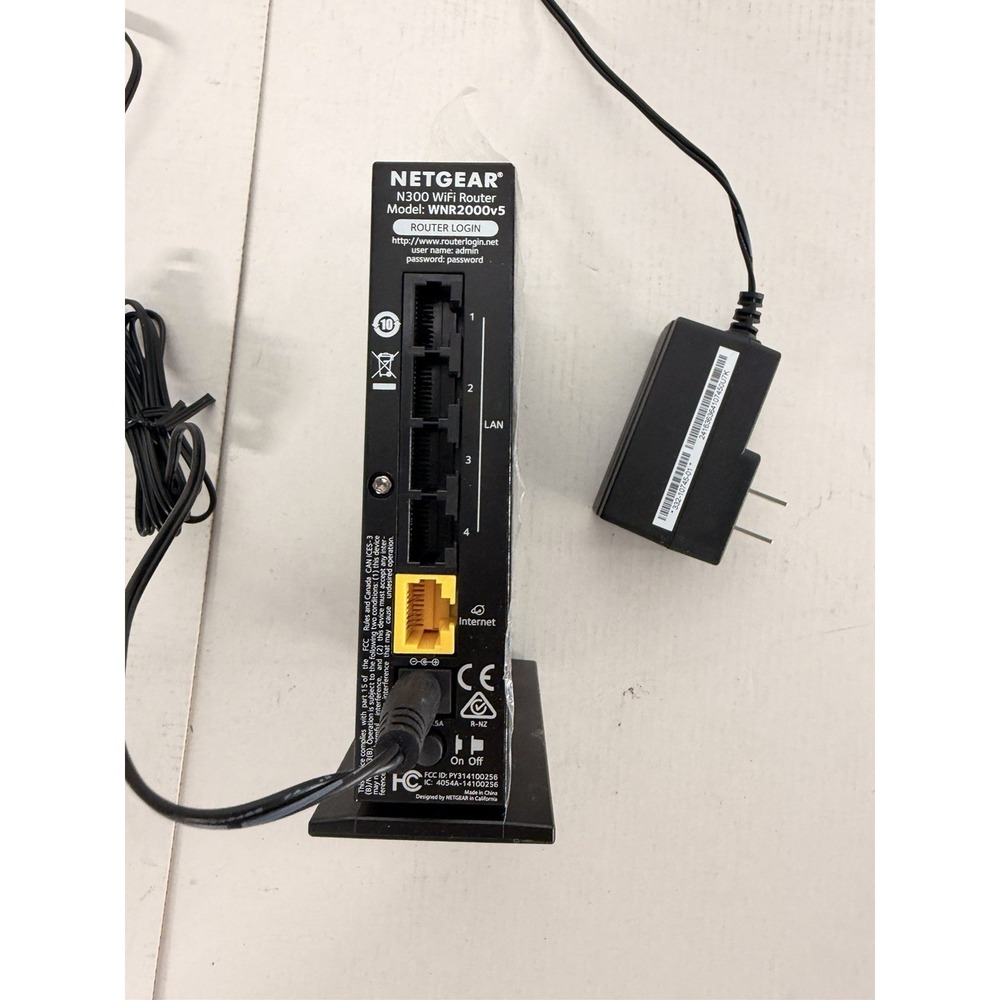 NETGEAR N300 Wi-Fi Router WNR2000v5 - Used - Picture 4 of 4